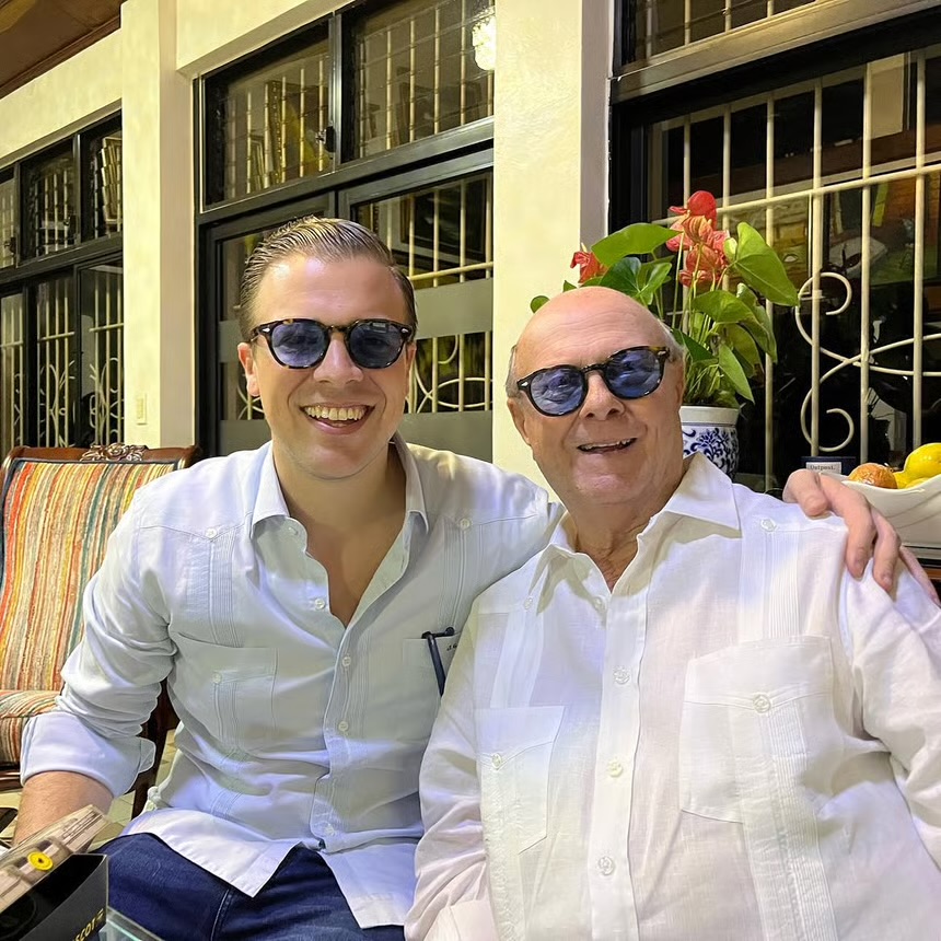 Juan Garrigó defiende sus raíces al asumir en el PRM:” “Soy nieto de Hipólito y orgulloso hijo de Carolina”